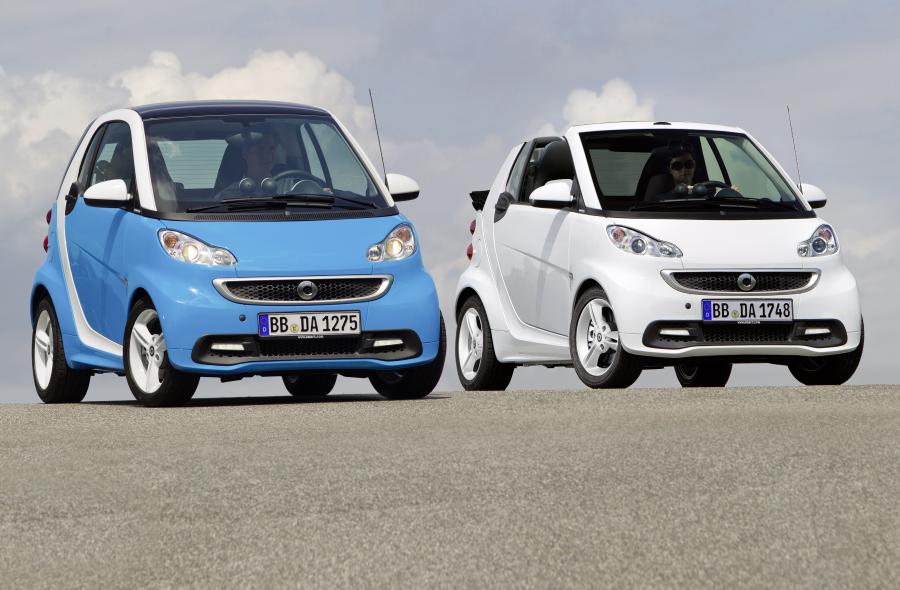  Smart ForTwo Cabrio Edition Iceshine 2012 года  (фото 9 из 19)